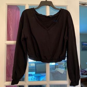 Black cropped long sleeve v-neck